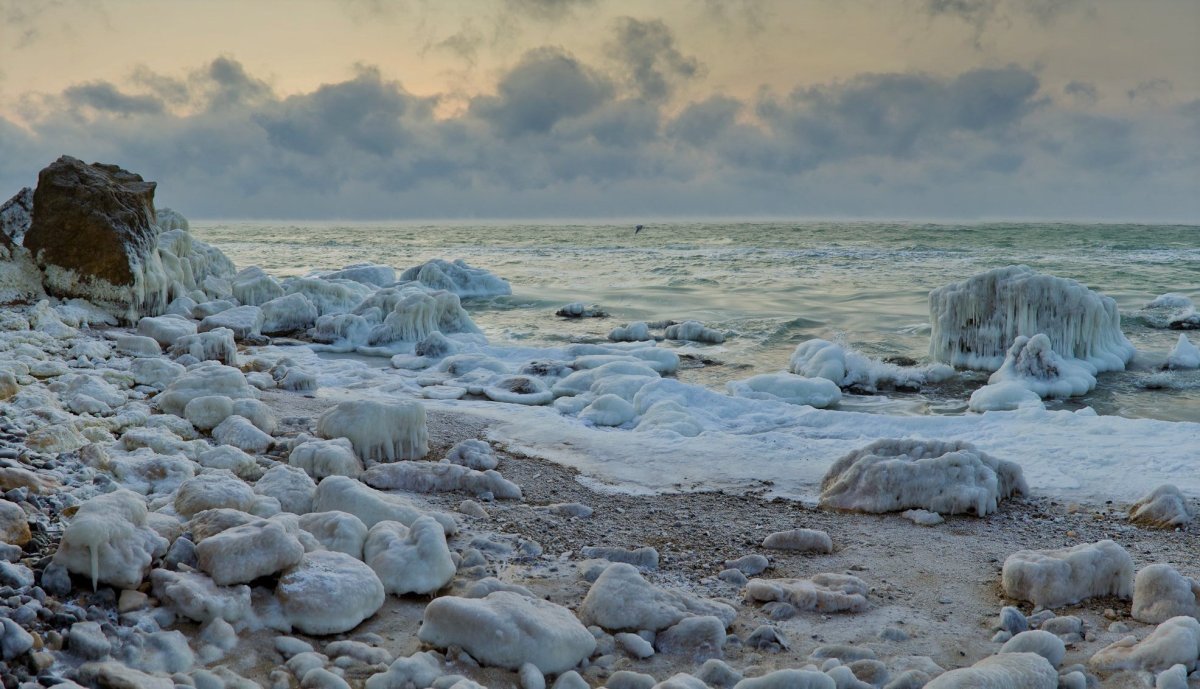 Черное море замерзло