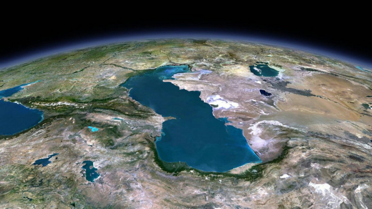 Каспийское море из космоса