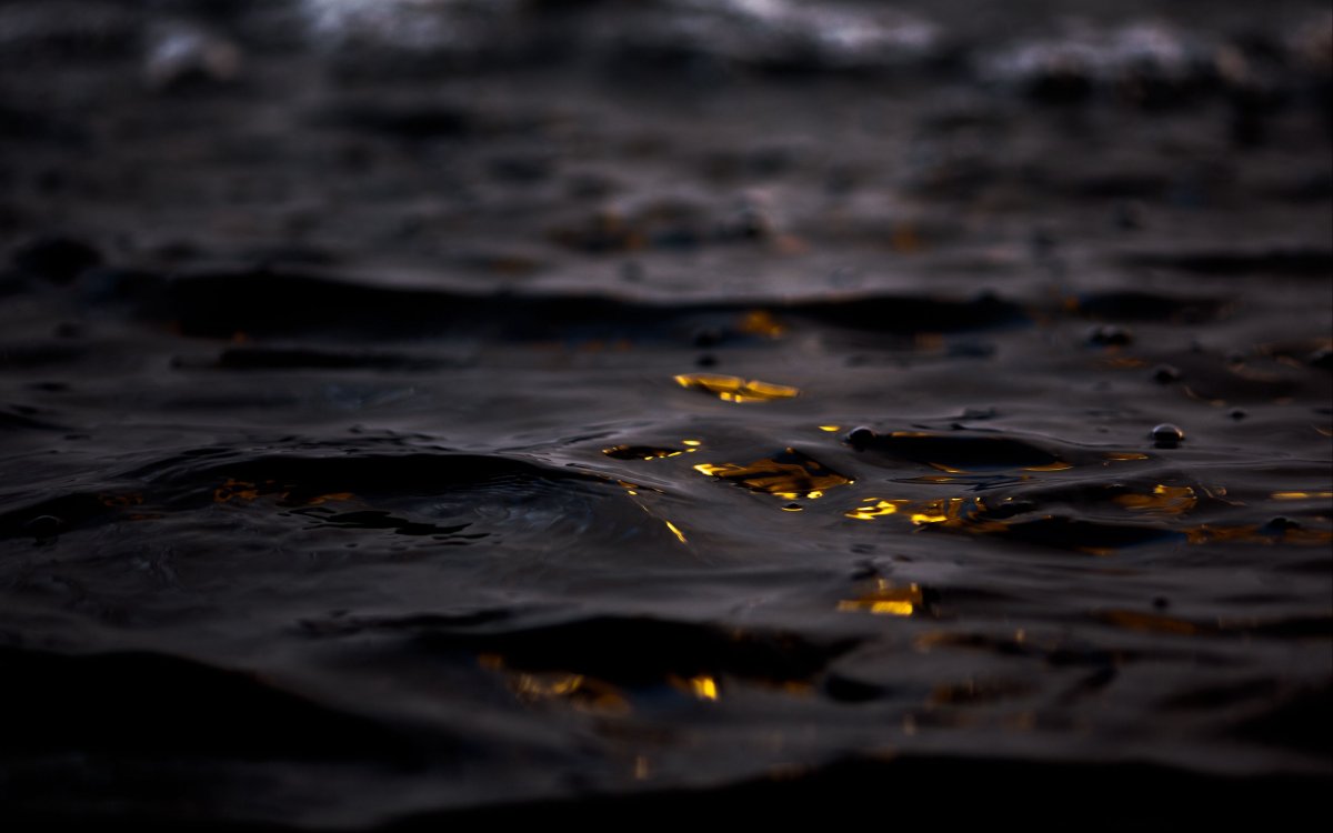 Море черного цвета
