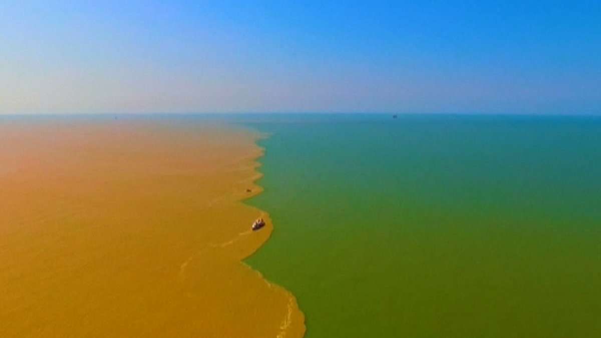 Хуанхэ впадает в желтое море