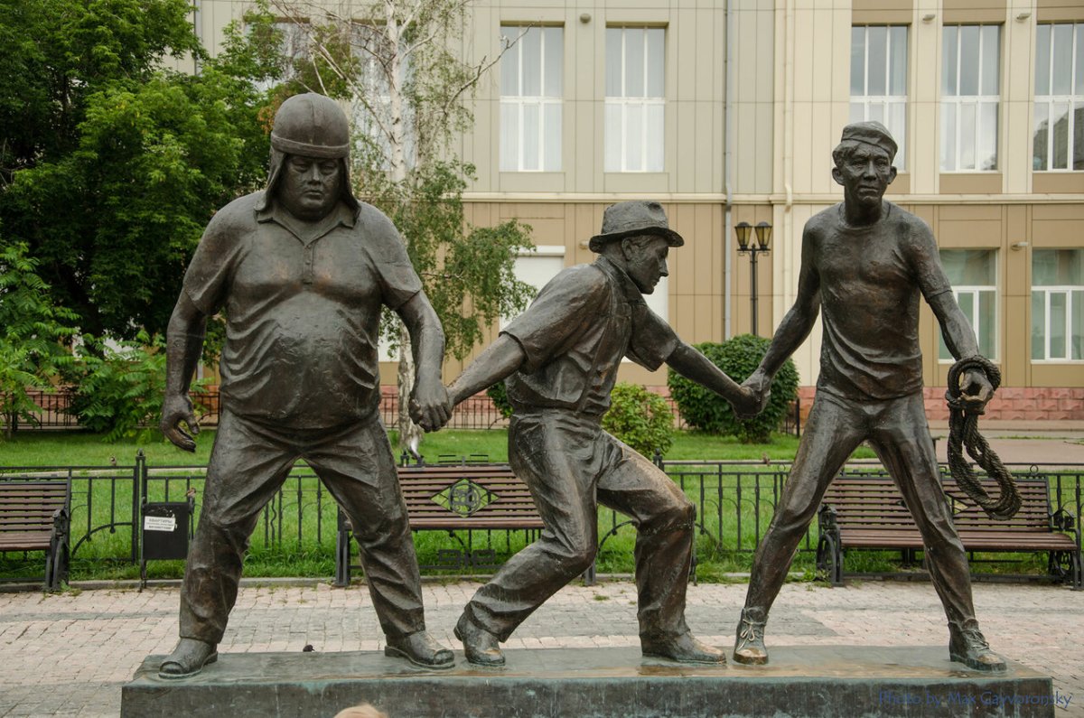 Памятник Вицину Моргунову и Никулину в Перми
