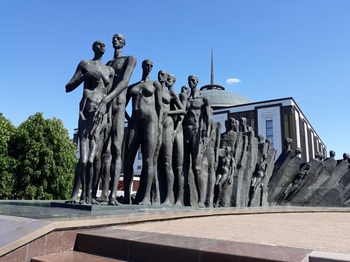 Церетели Поклонная гора памятник
