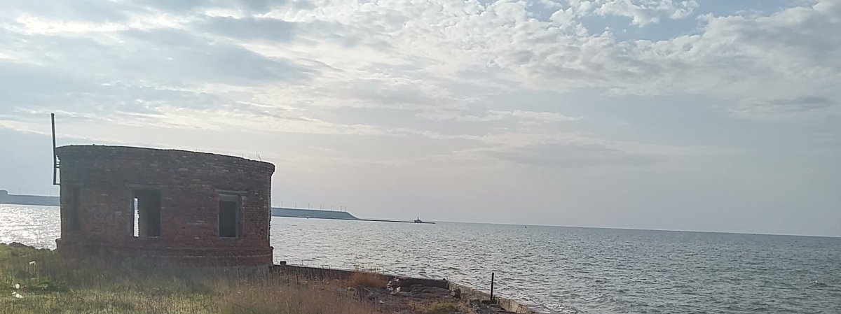 Азовское море корабль на берегу