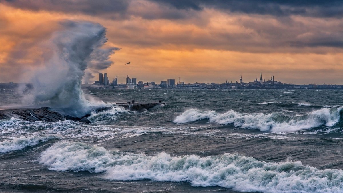 Балтийское море шторм