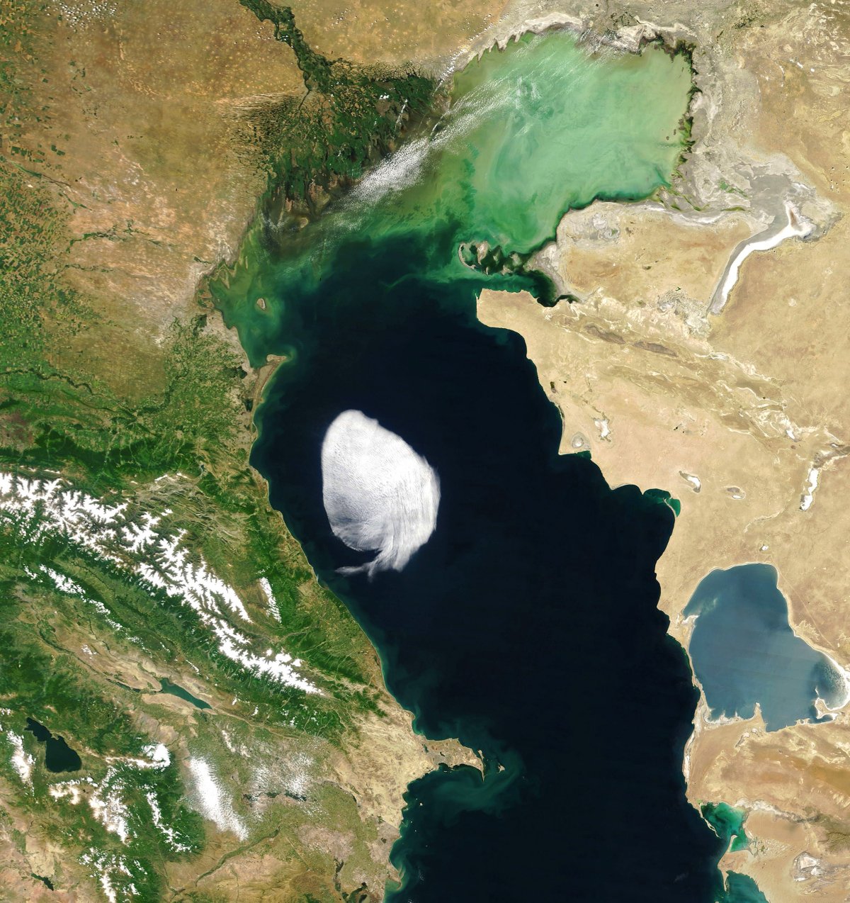 Над Каспийским морем
