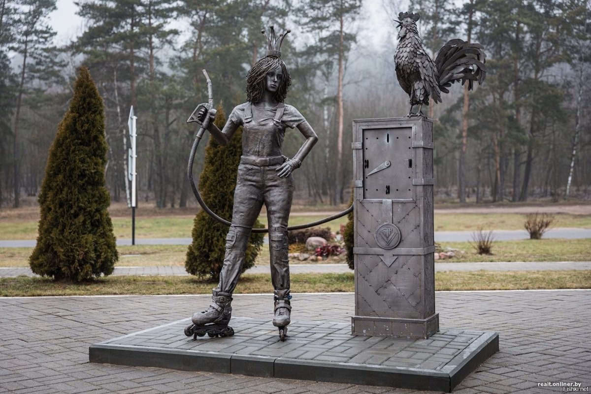 Скульптура из металла в городе