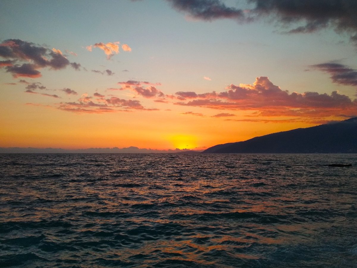 Абхазия Гагра закат море