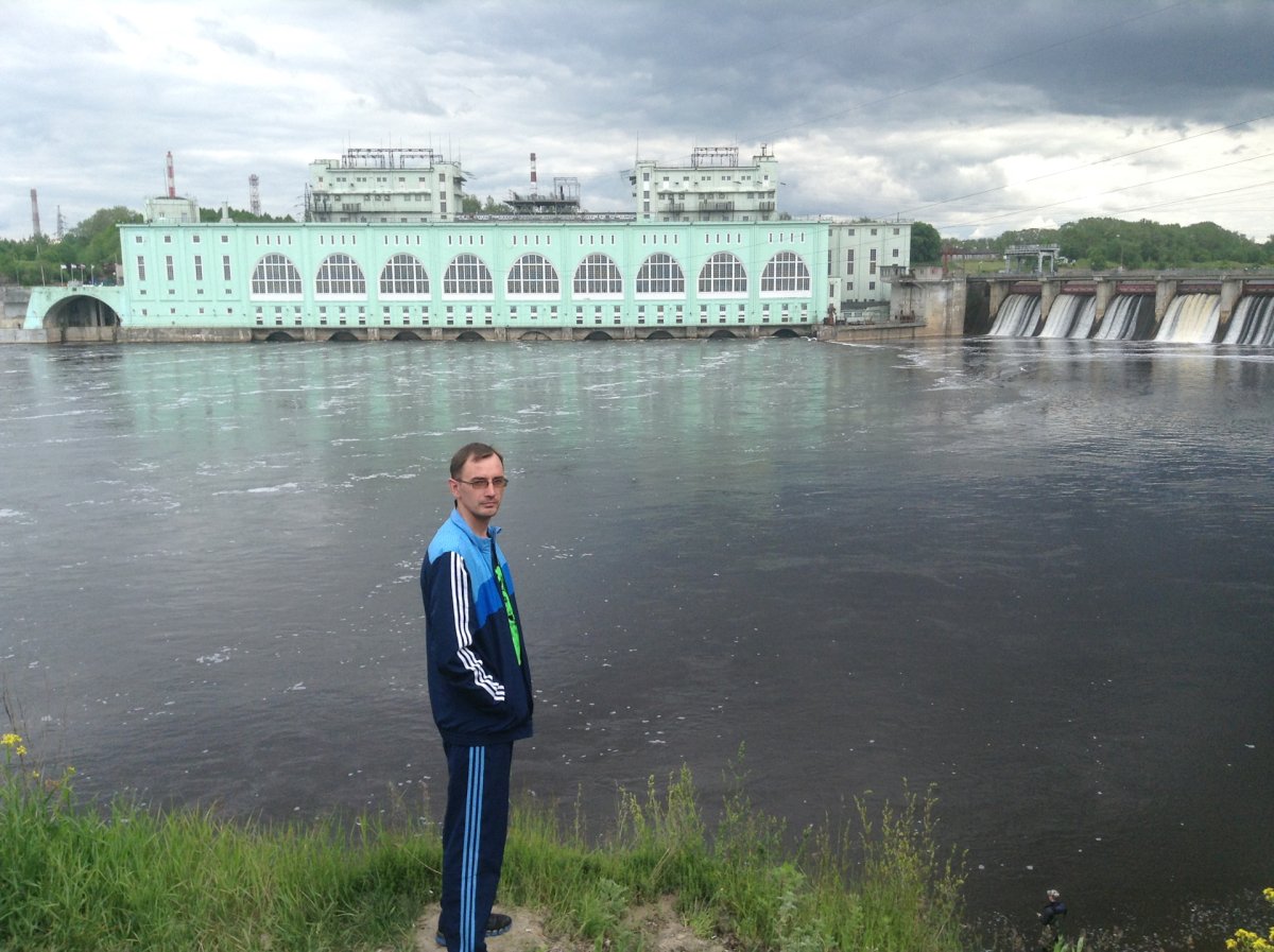Зимой ГЭС Волхова