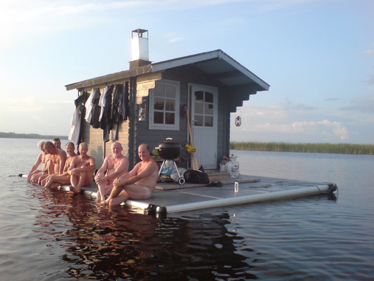 Баня на плоту