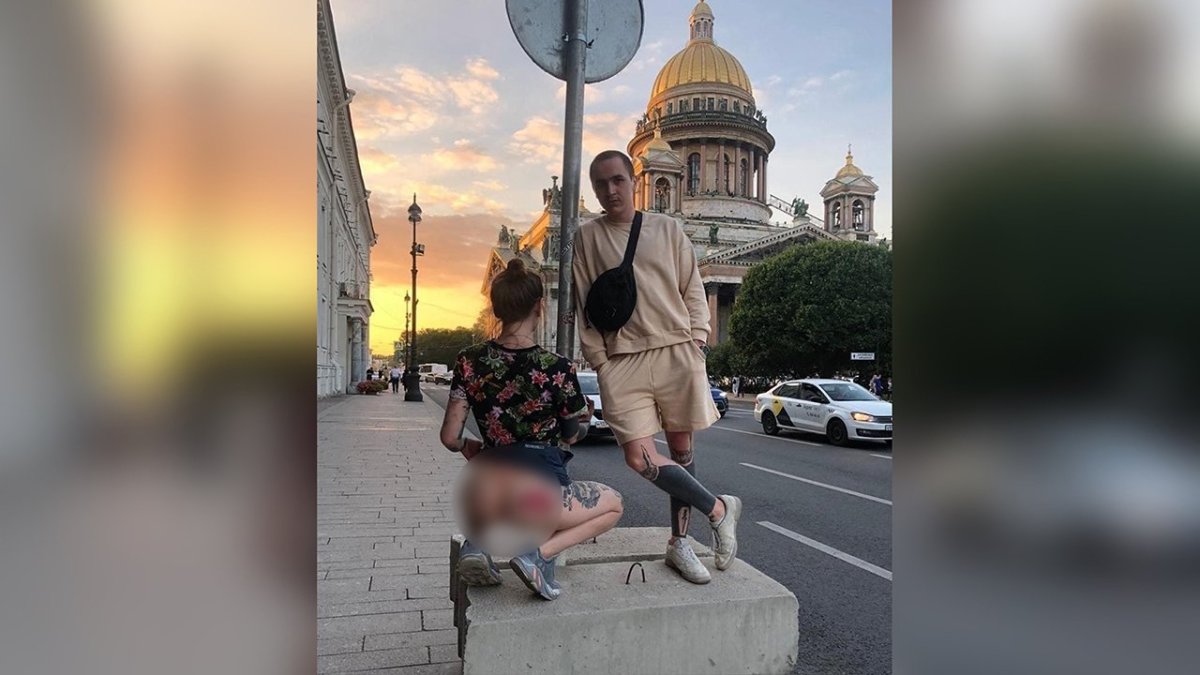 Ирина Волкова на фоне Исаакиевского