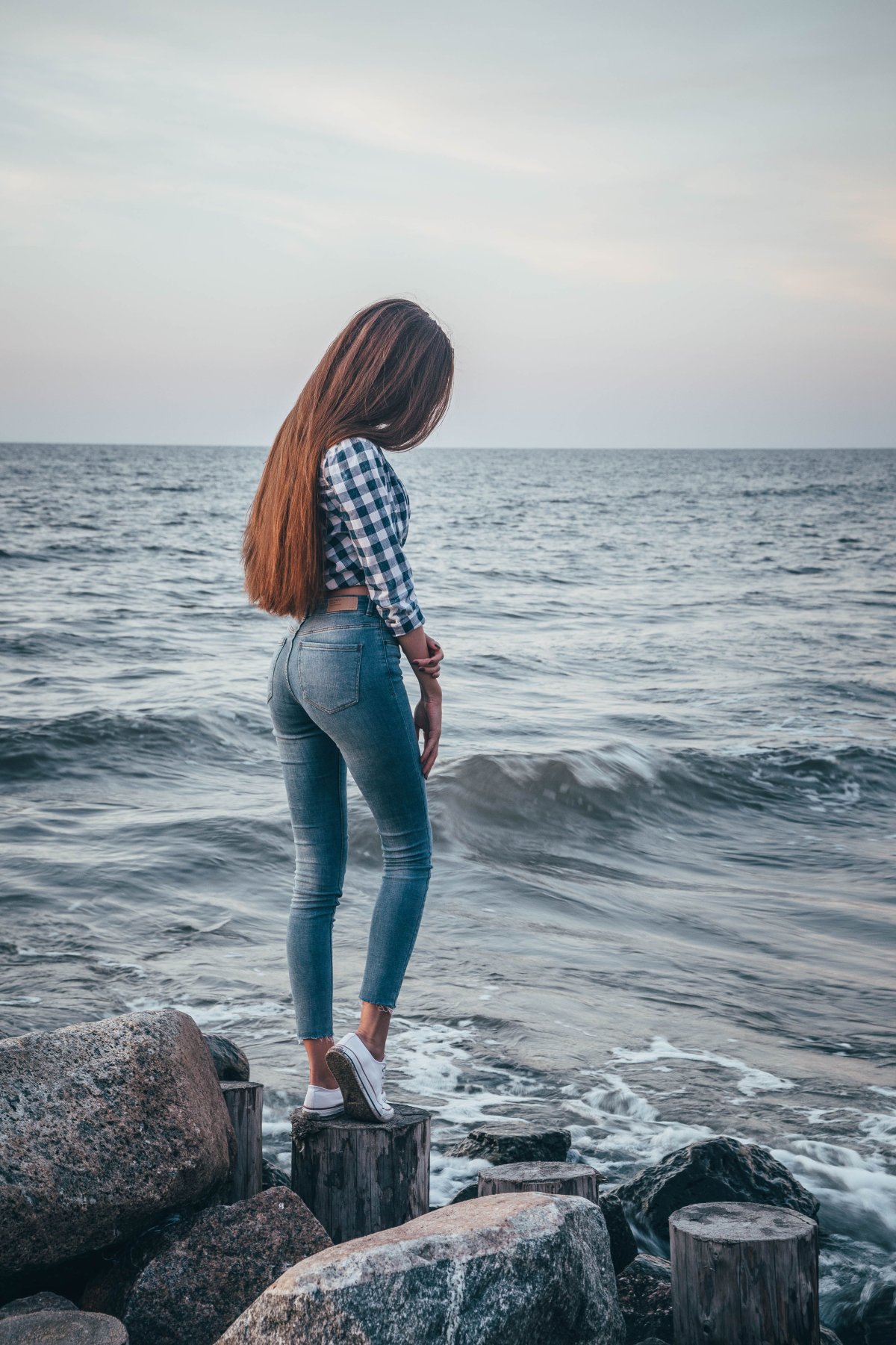 Девушка у моря Балтика