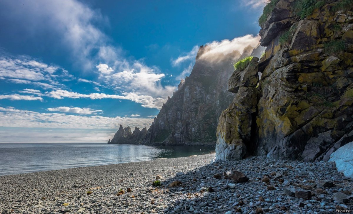 Остров Матыкиль Охотское море