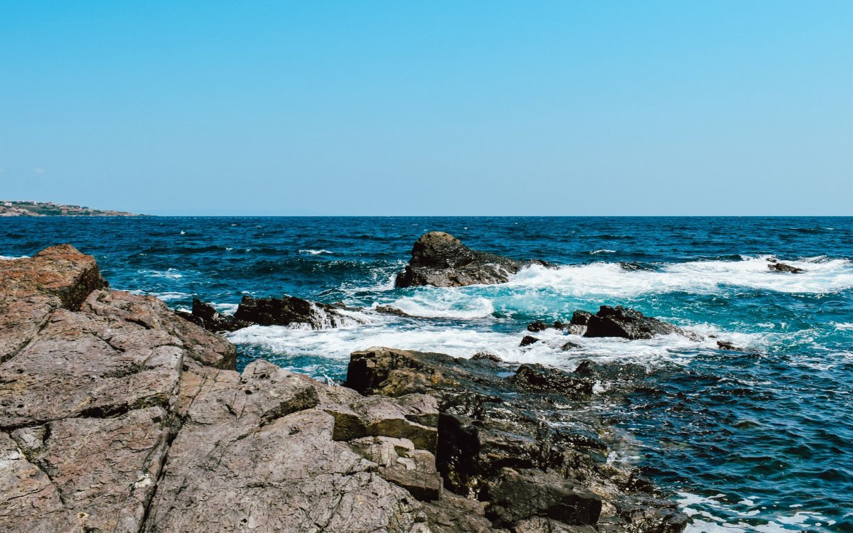 Волнистое море
