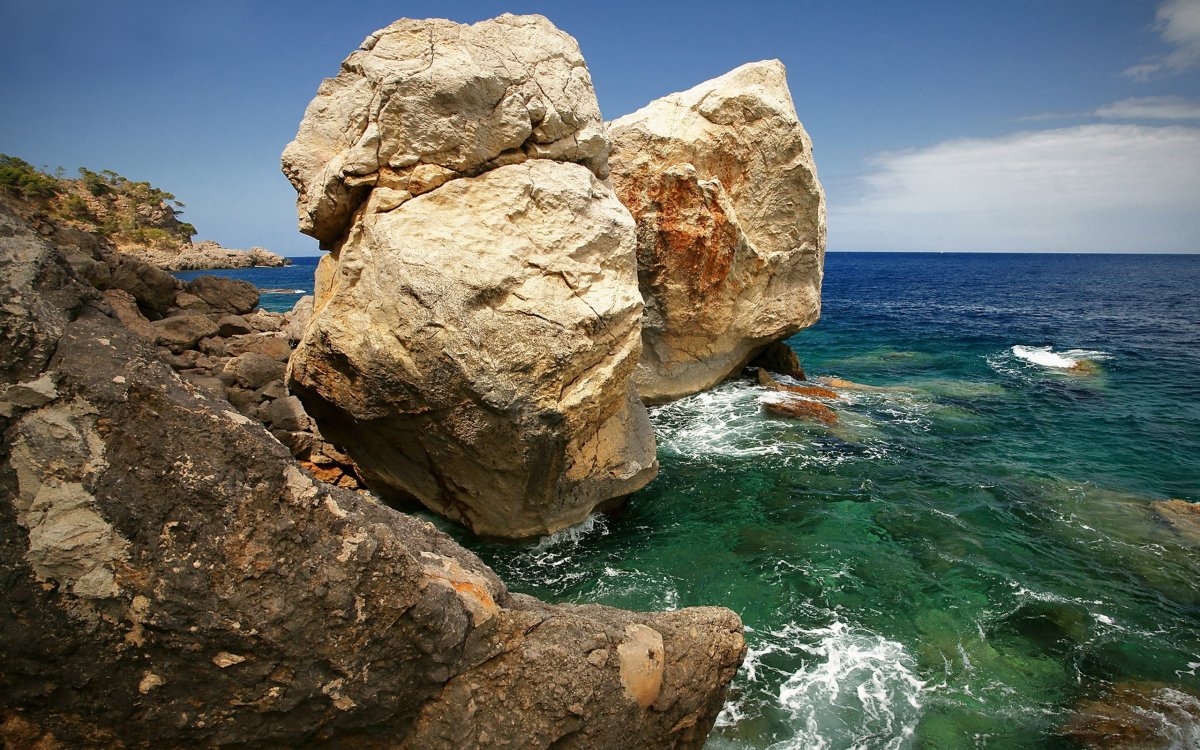 Море скалы