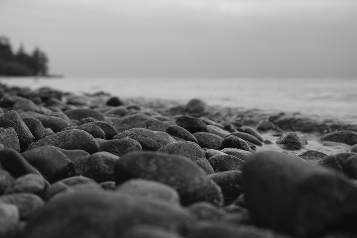 Море камни