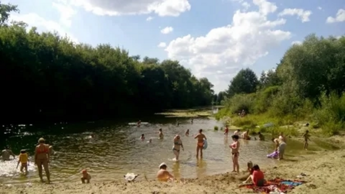 Частный пляж на реке