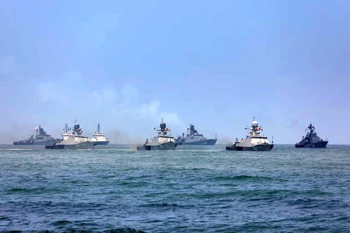 Учения ВМФ России в Средиземном море 2022