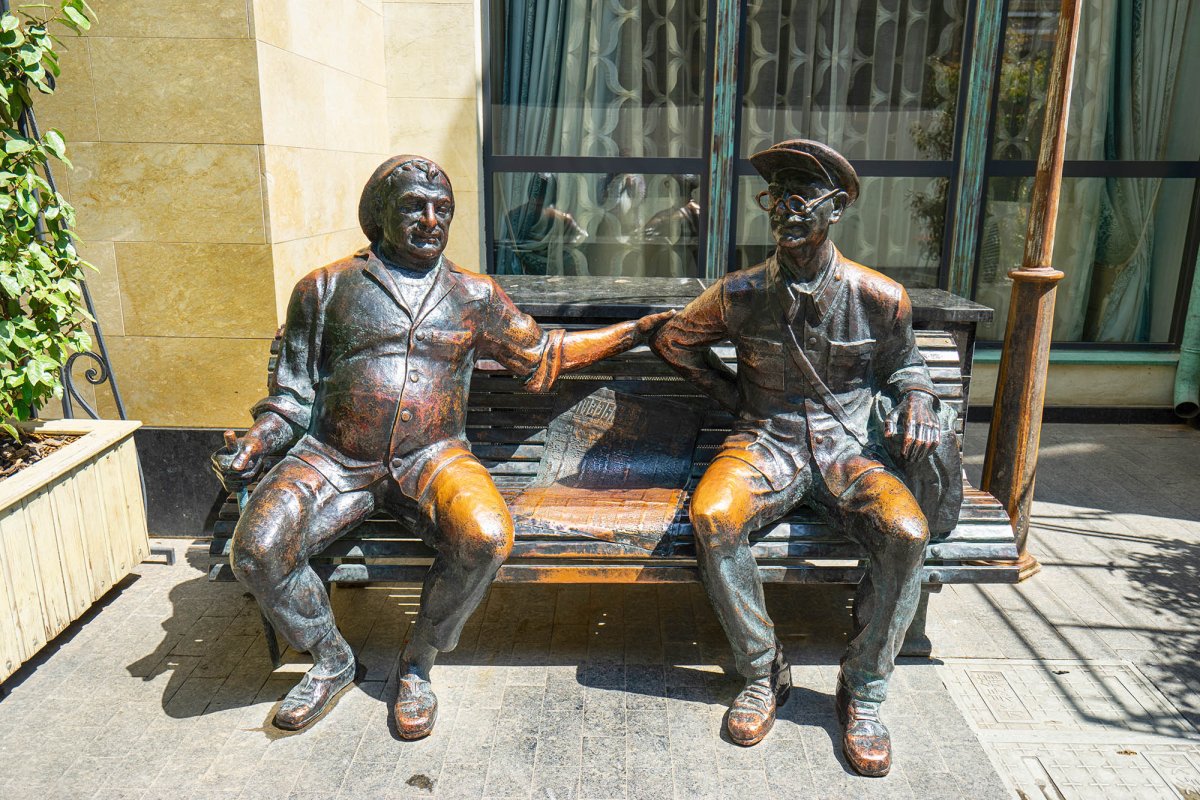 Памятники в Тбилиси