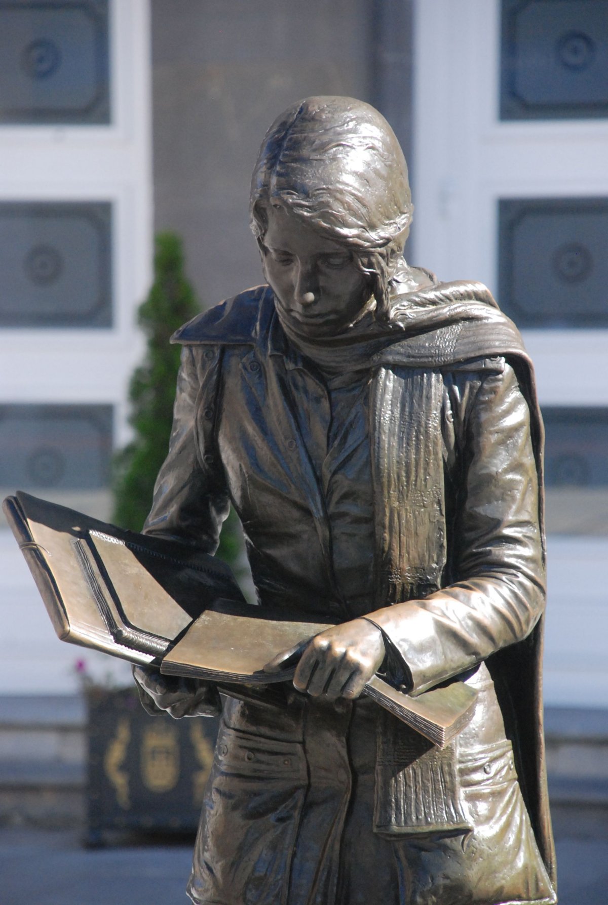 Памятник книге
