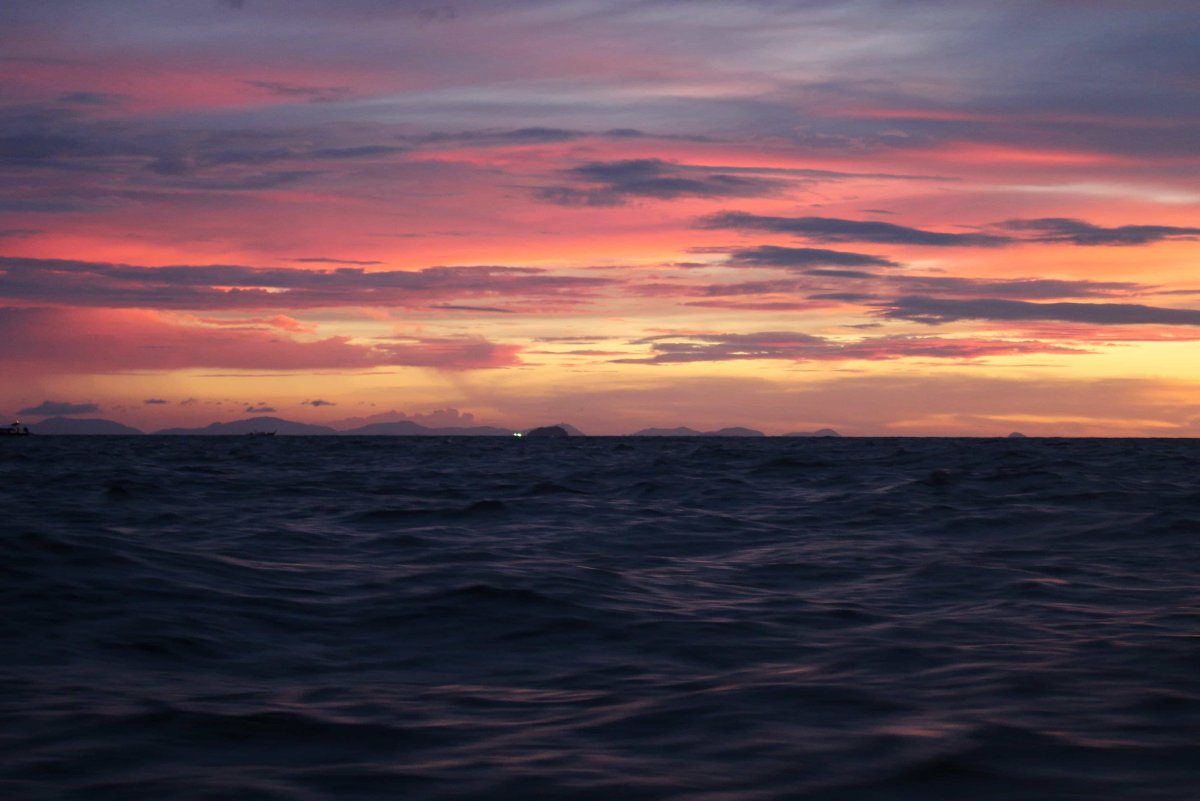 Вечер на море