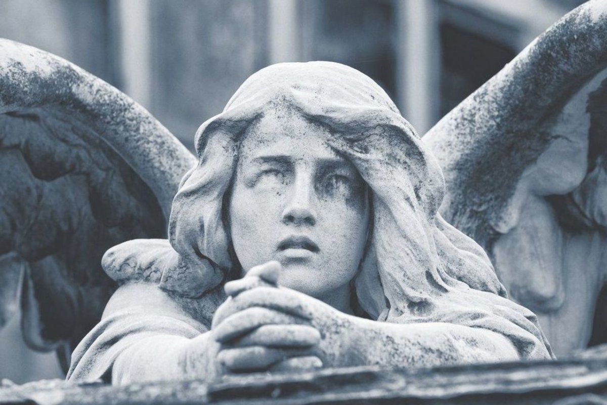 Statue aesthetic