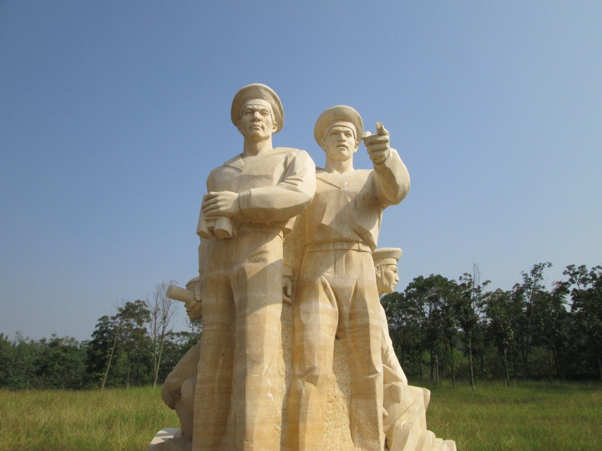 Катынские скульптуры памятники