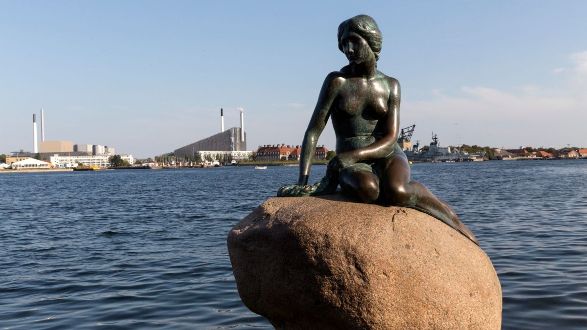Ханс Кристиан Андерсен памятник русалочке в Копенгагене