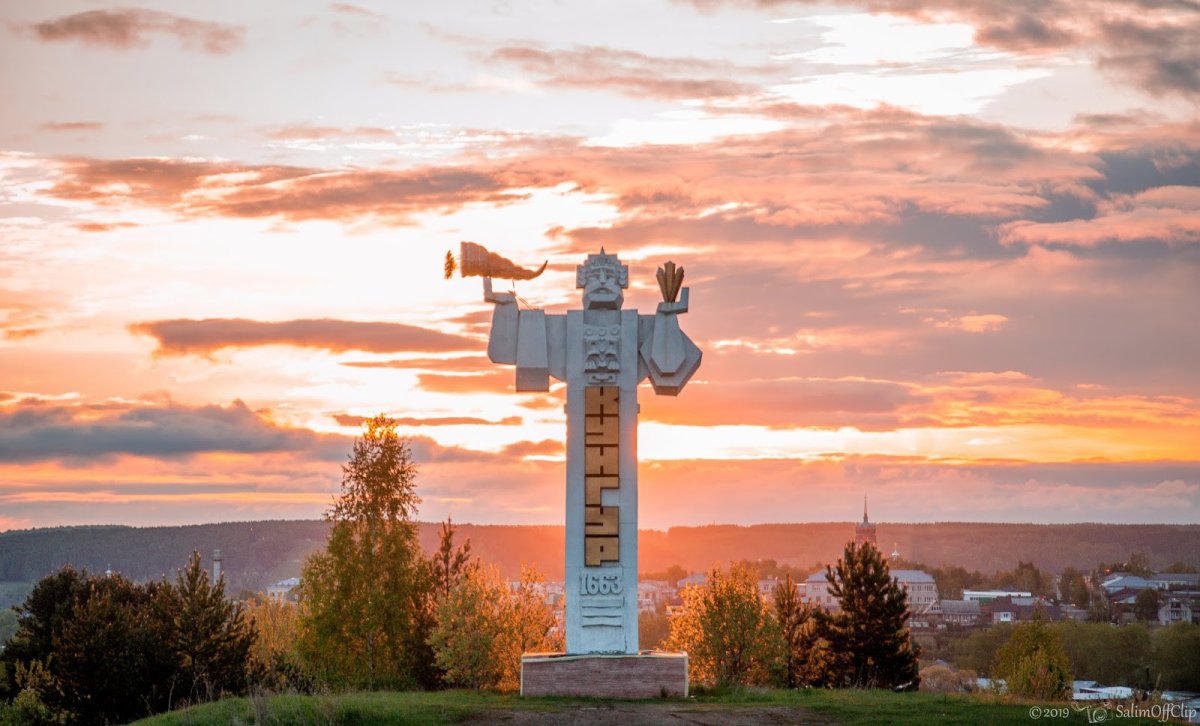Статуя Стелла в Кунгуре