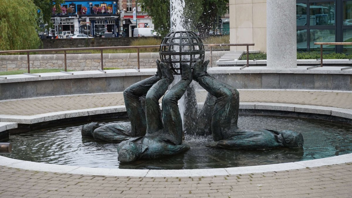 Скульптура вода