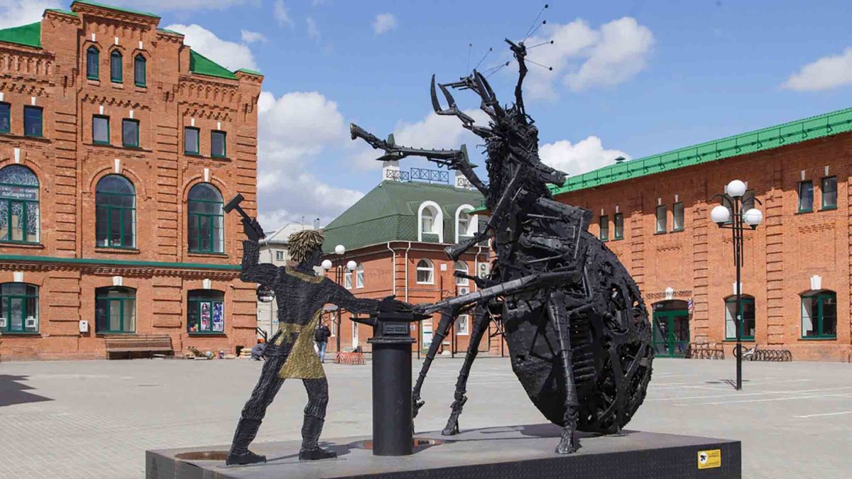Памятник Левше в Туле