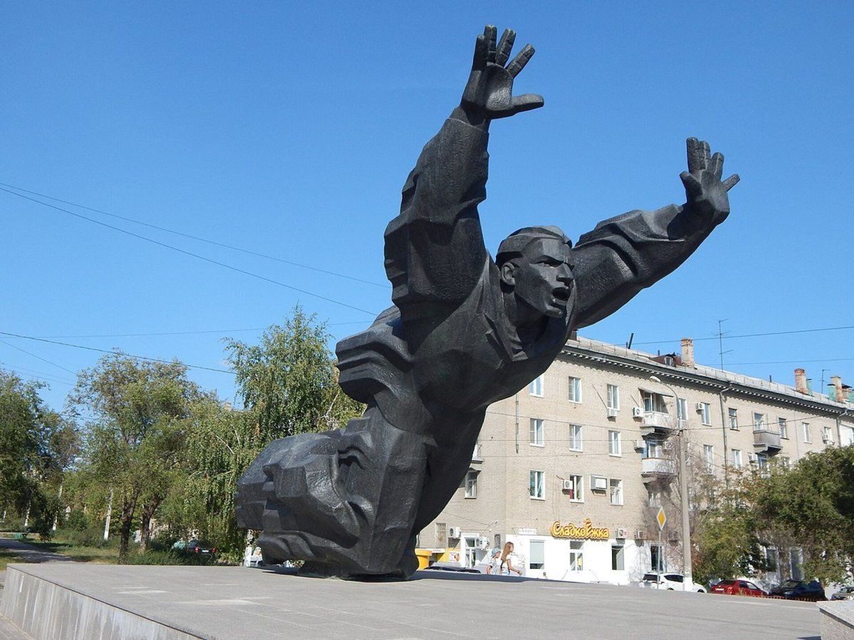 Михаил Аверьянович Паникаха памятник