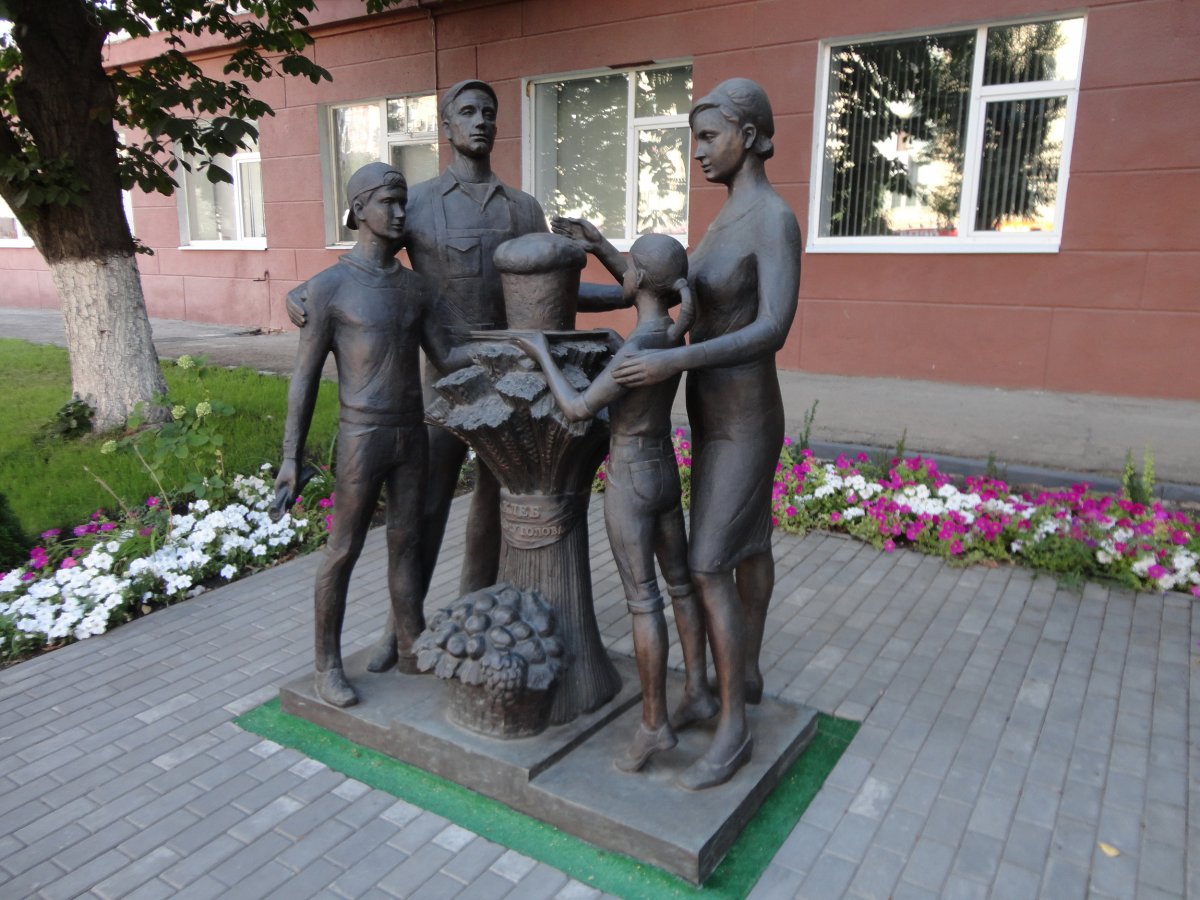 Памятник Калачу Саратов