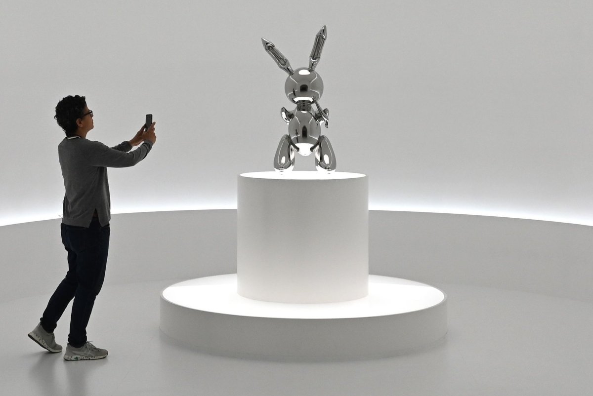 Jeff Koons' "Rabbit" Sculpture