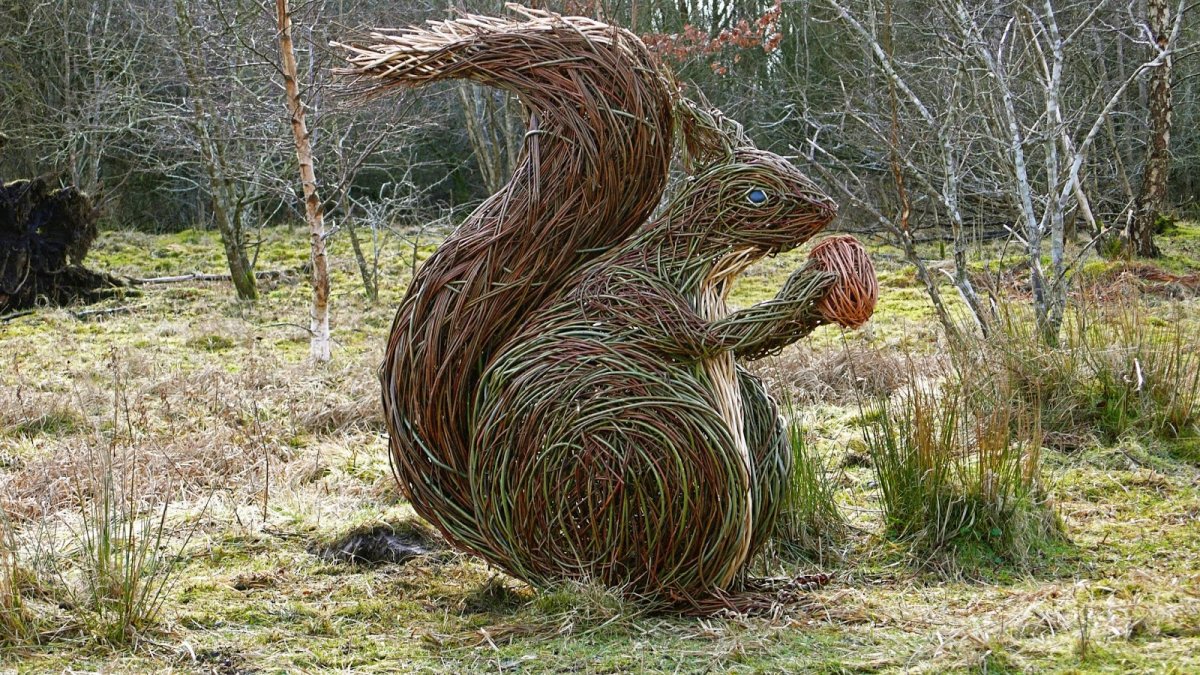 Фигуры из ивовых прутьев