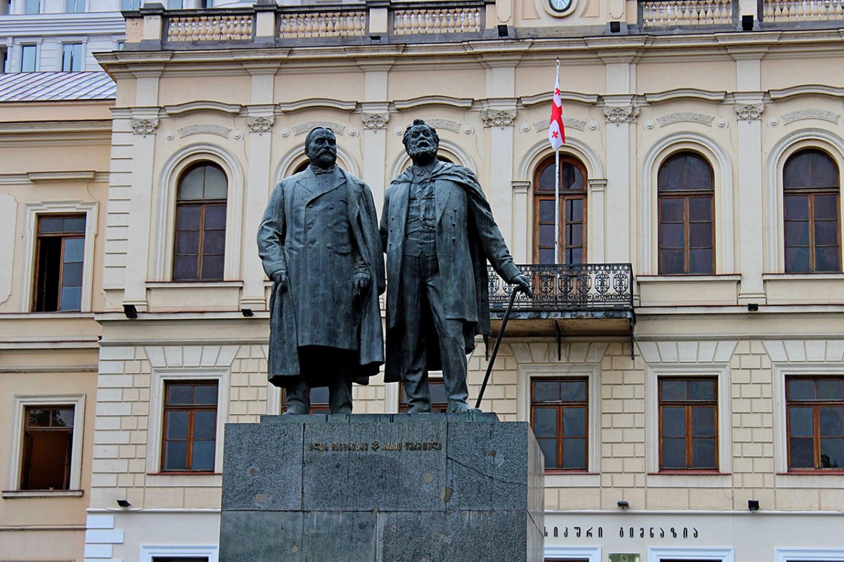 Памятники Церетели в Тбилиси