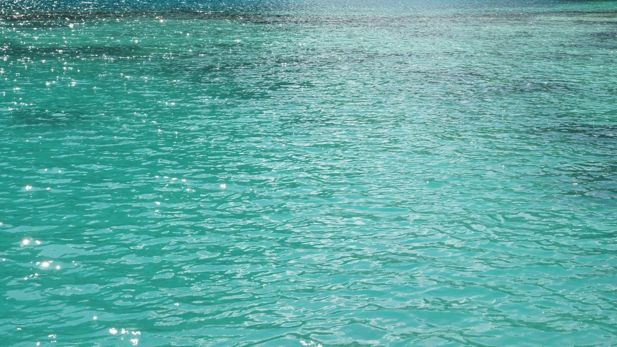 Бирюзовая вода