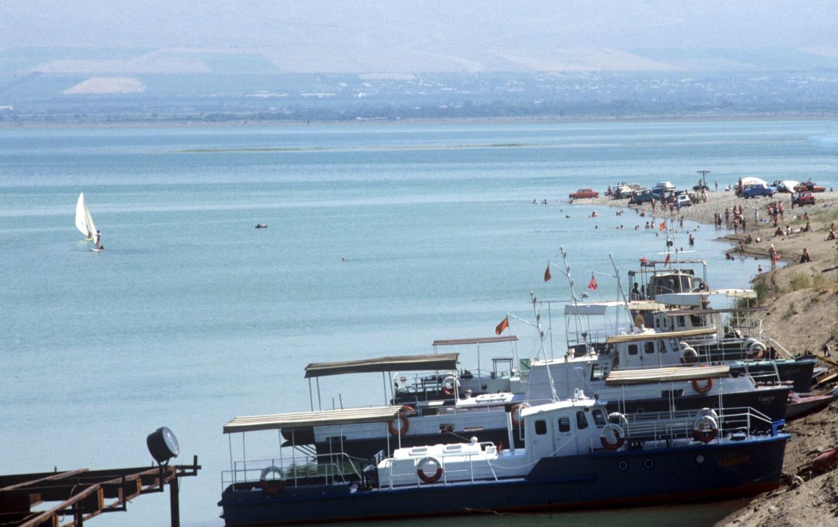 Кайраккумское водохранилище Таджикистан