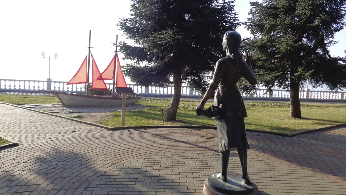 Геленджик памятник Ассоль и Алые паруса
