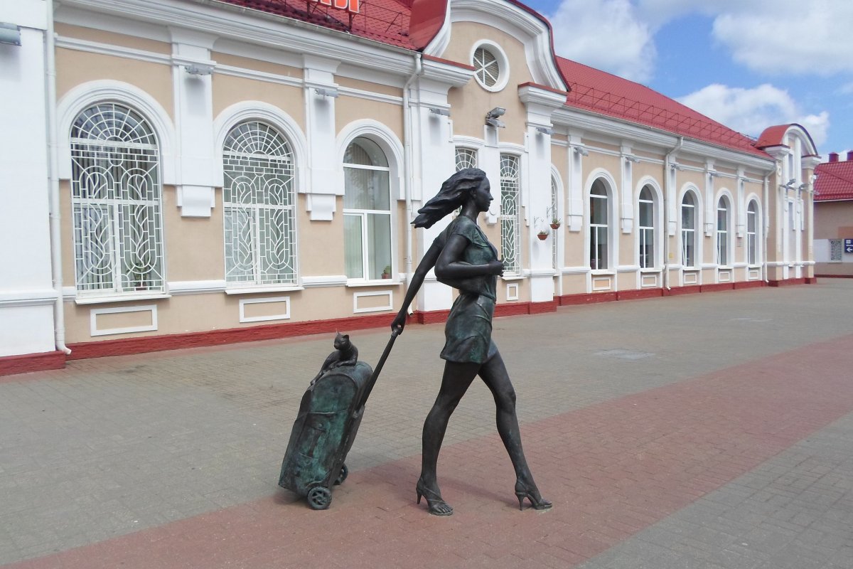 Скульптура курортница Молодечно