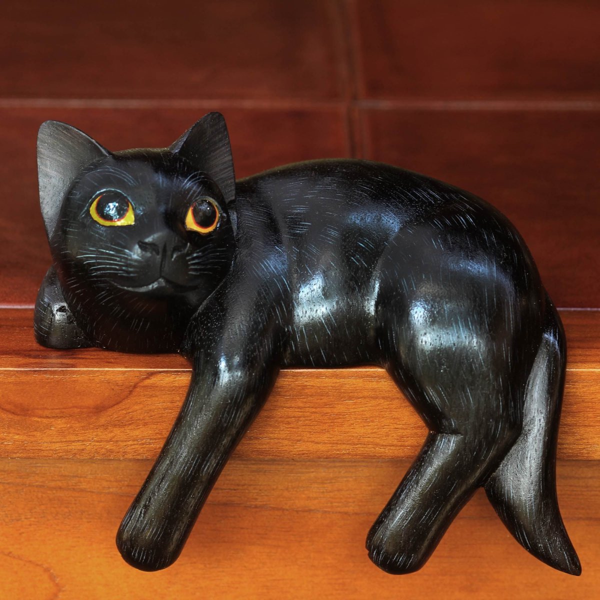 Черный кот из глины