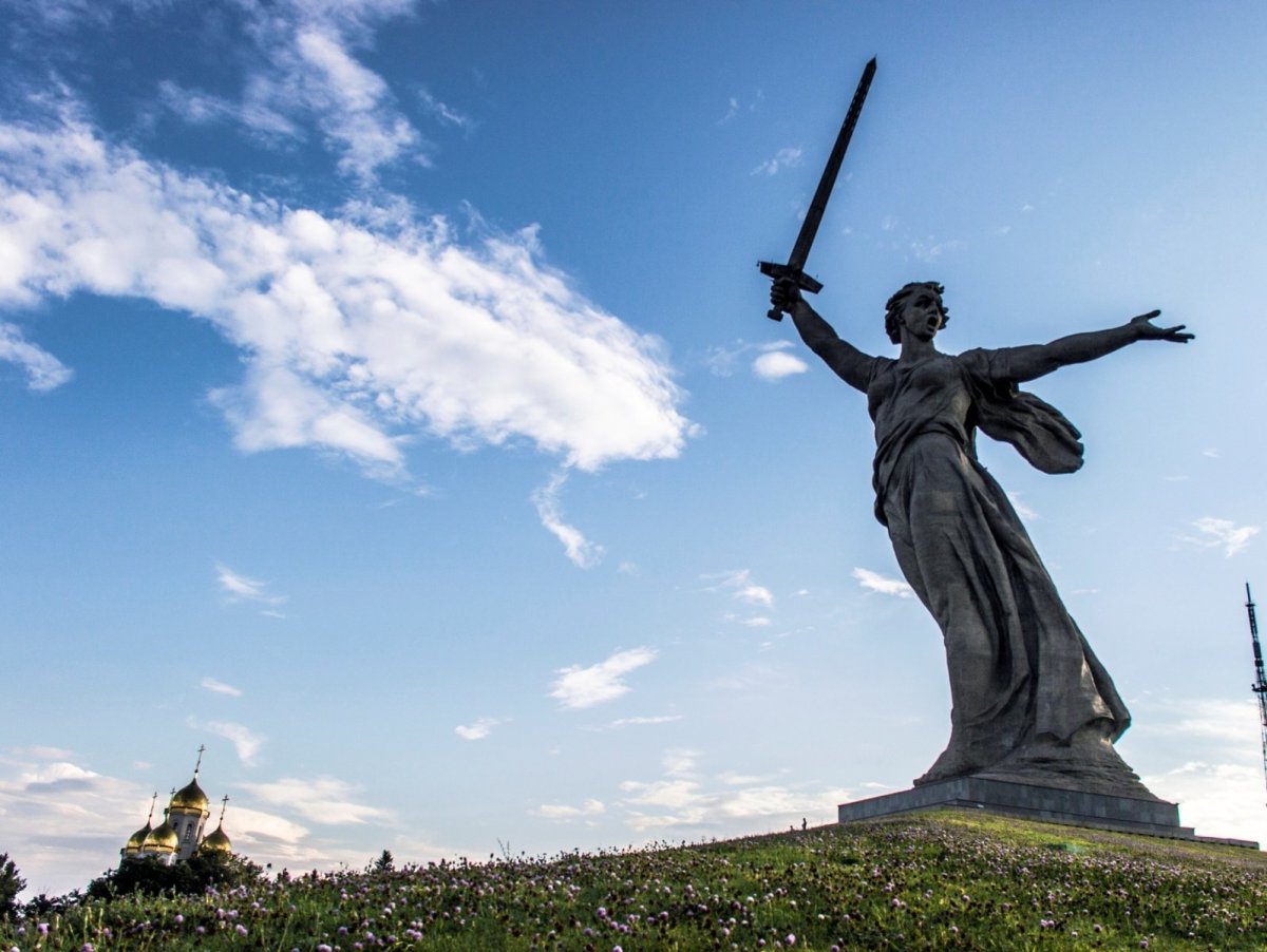 Скульптура Родина-мать Мамаев Курган Волгоград