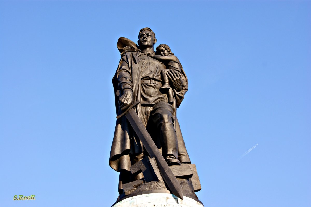 Евгений Вучетич воин-освободитель