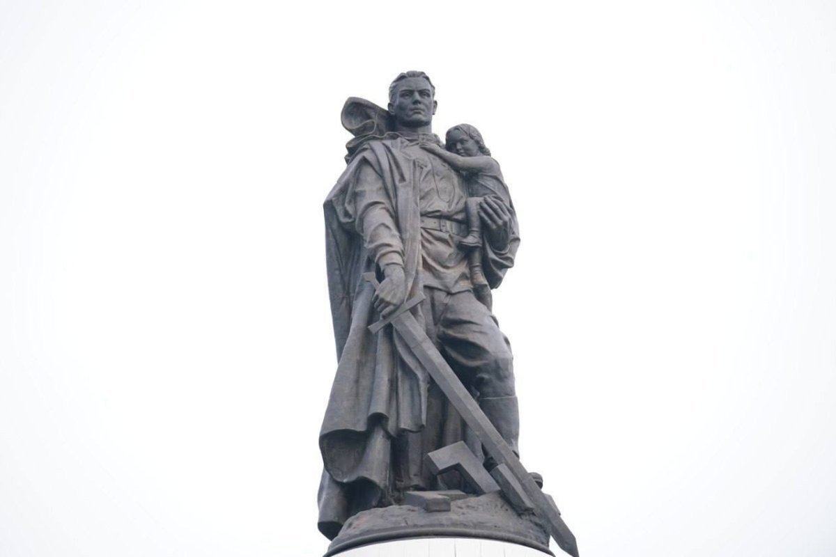 Кемеровский памятник воину освободителю