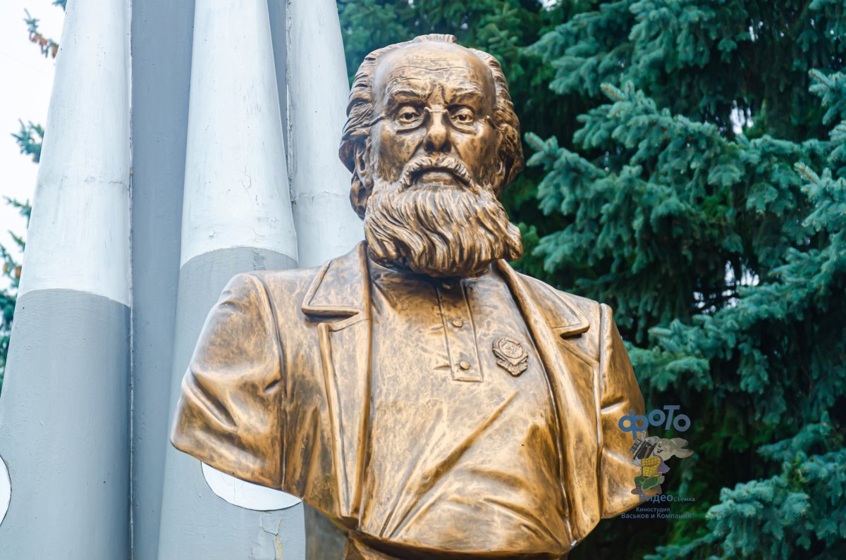 Циолковский Константин Эдуардович памятник