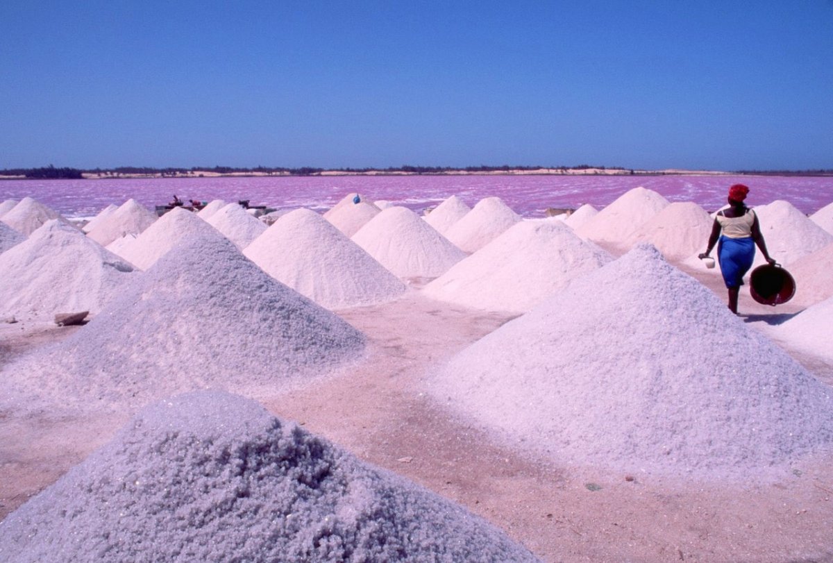 Озеро Ретба (Retba) в Сенегале
