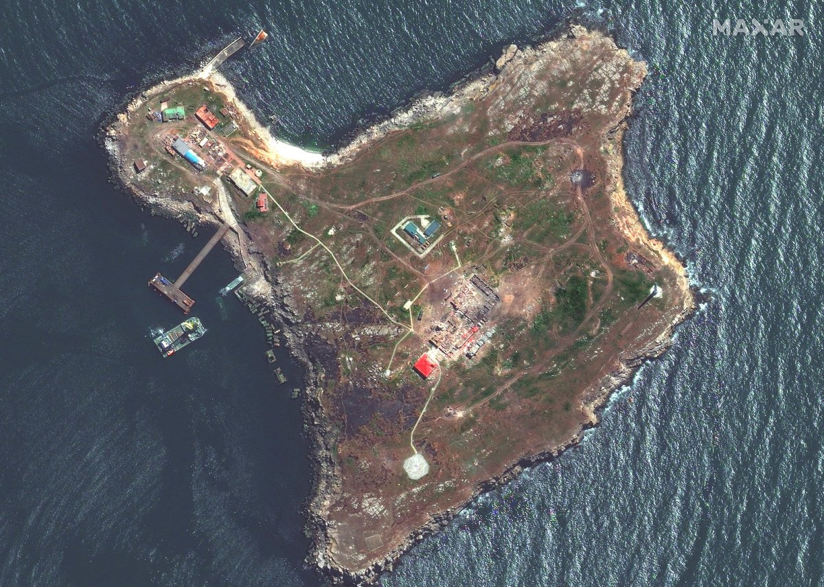 Остров змеиный в черном море