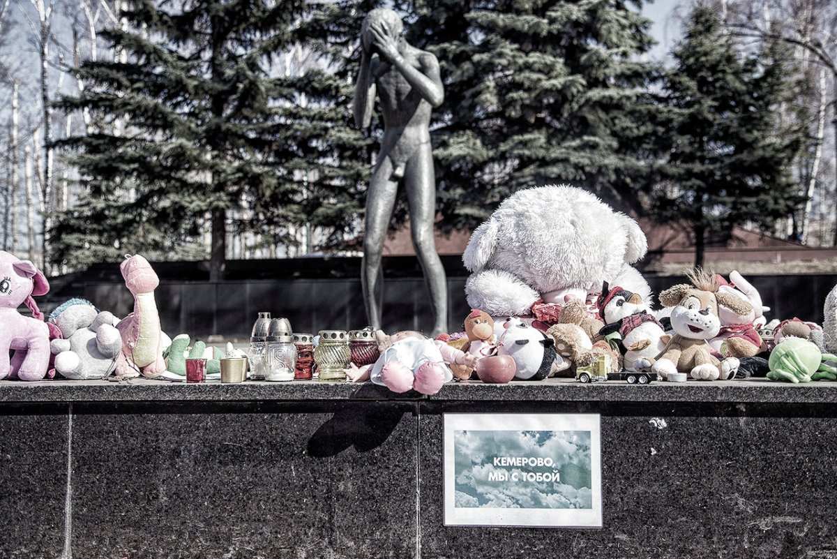 Дзержинский памятник мальчик