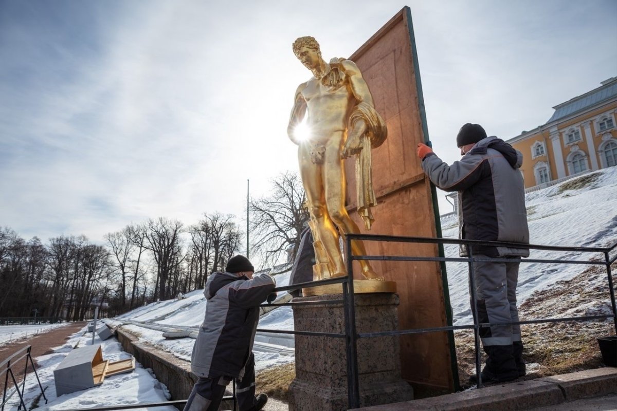 Скульптура Республика