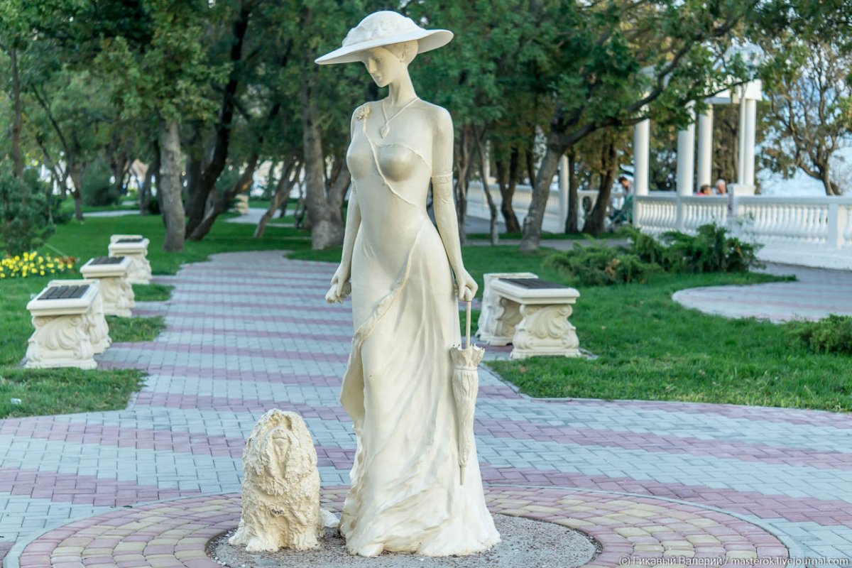 Геленджик дама с собачкой памятник