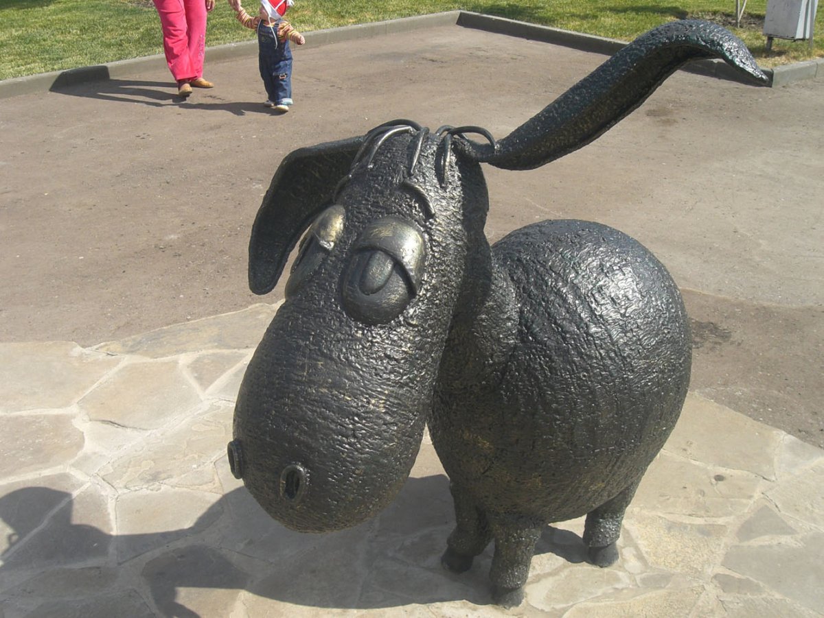 Памятник ослику ИА В Воронеже
